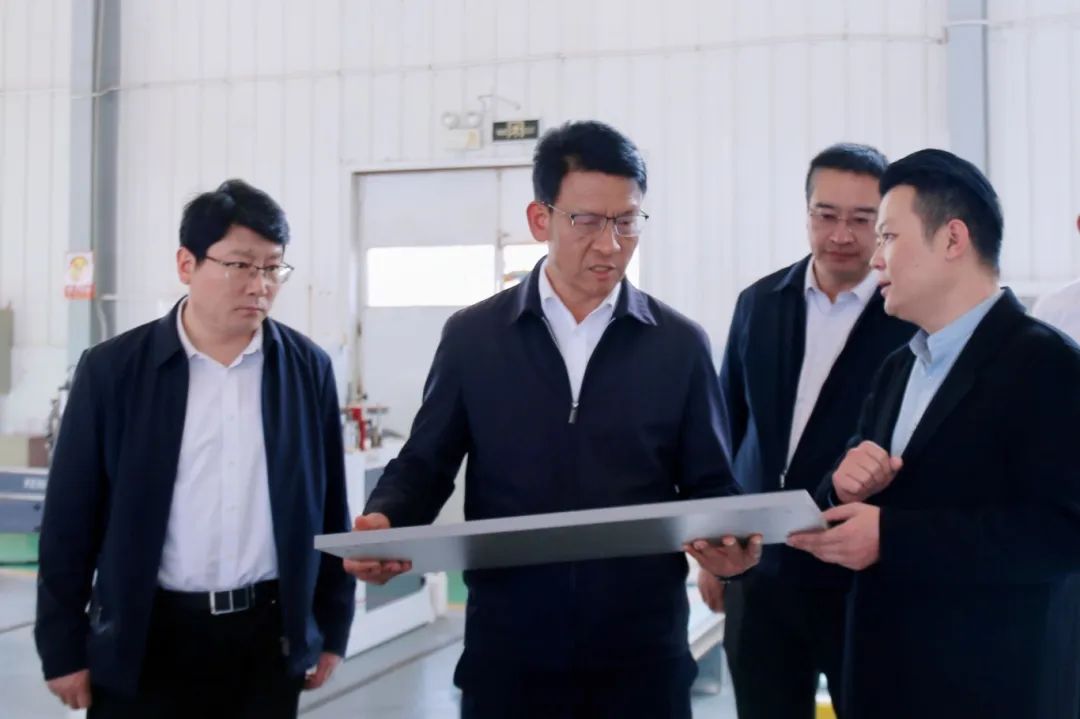 徐贤到临沧高新区调研时强调：加快项目建设 守牢安全底线 推动园区经济高质量发展