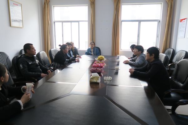 与云南广福药业有限公司负责人座谈