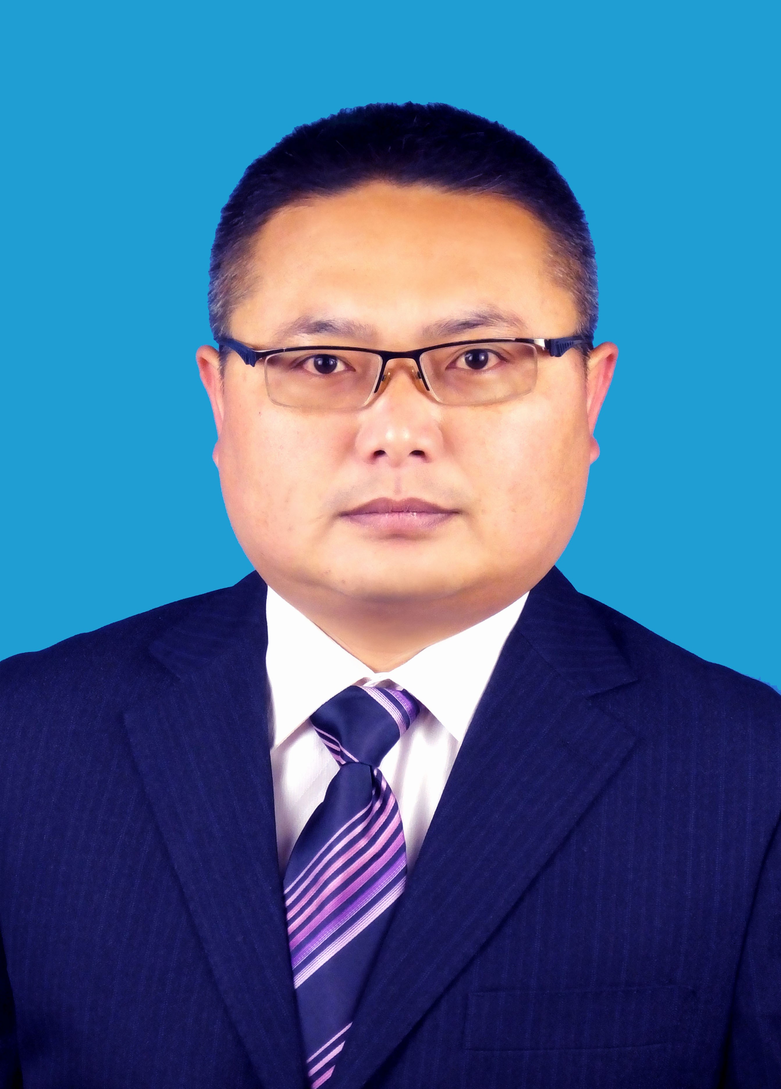 杨志乾（蓝）.jpg